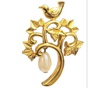 Gold Tone Bird Partridge Pear Tree Faux Pearl Dangle Lapel Scatter Pin, M290
